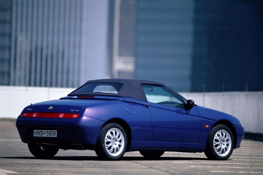  Alfa Romeo Spider (916S) 1998 года  (фото 4 из 12)
